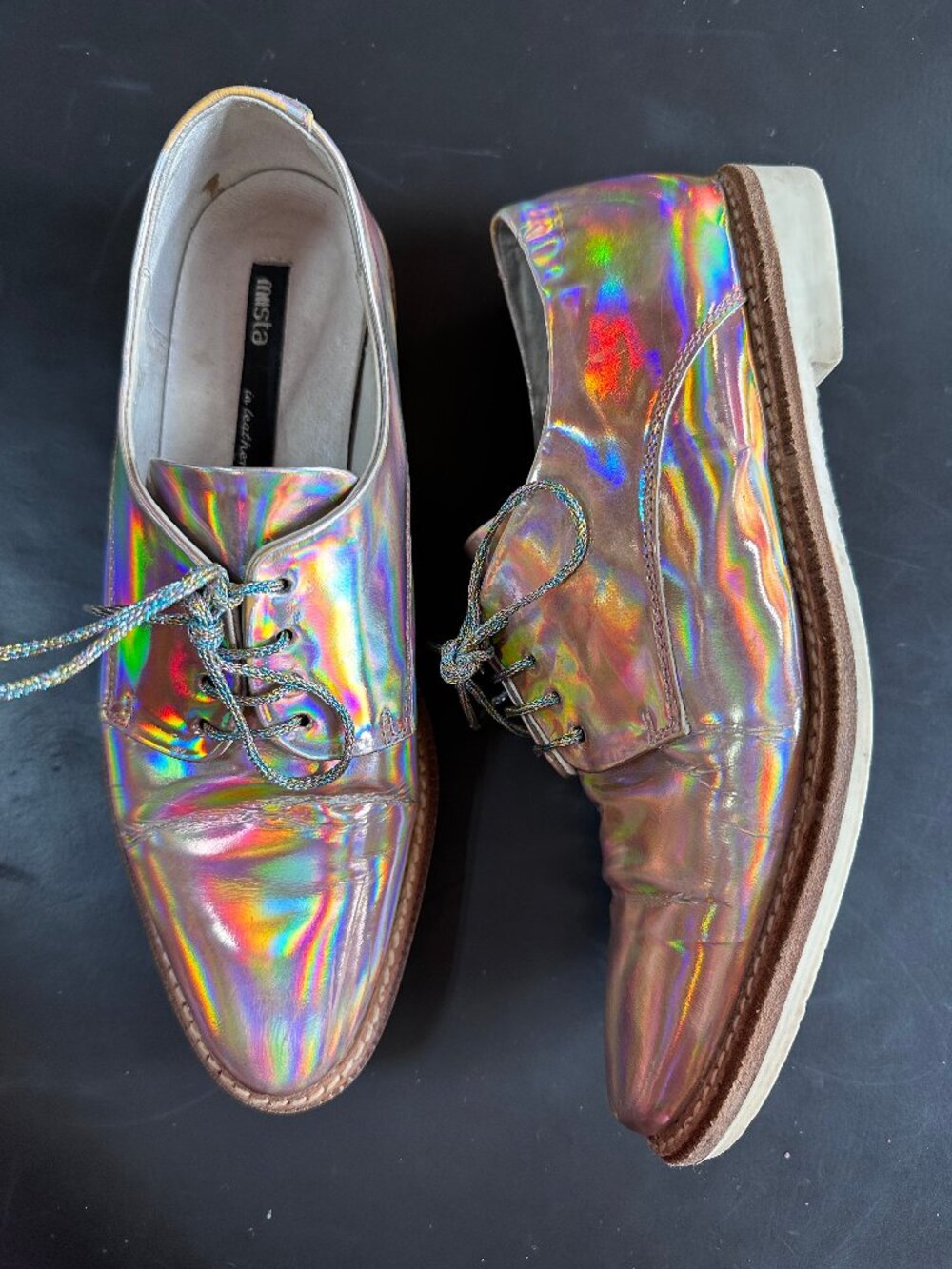 MIISTA Hologram Pointed-Toe Oxfords